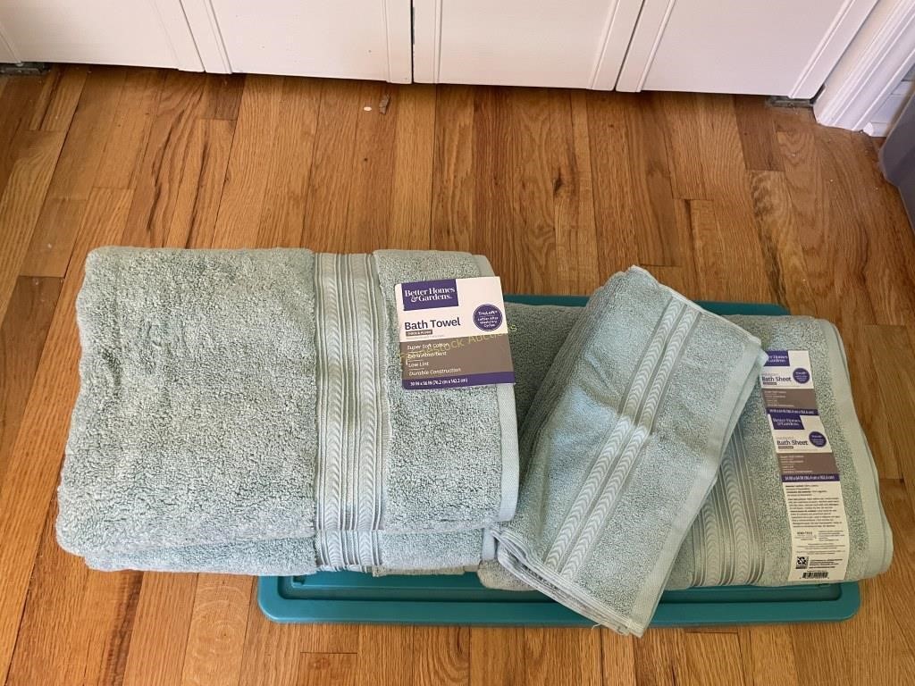 New Bath Towels & Wash Cloths