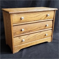 Salesman sample furniture chest of drawers