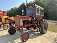 Farmall 706 Tractor