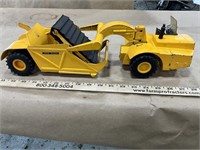 John Deere pan scraper w/ rubber conveyor,no box