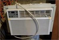 GE Room Air Conditioner with Remote AEZ08
