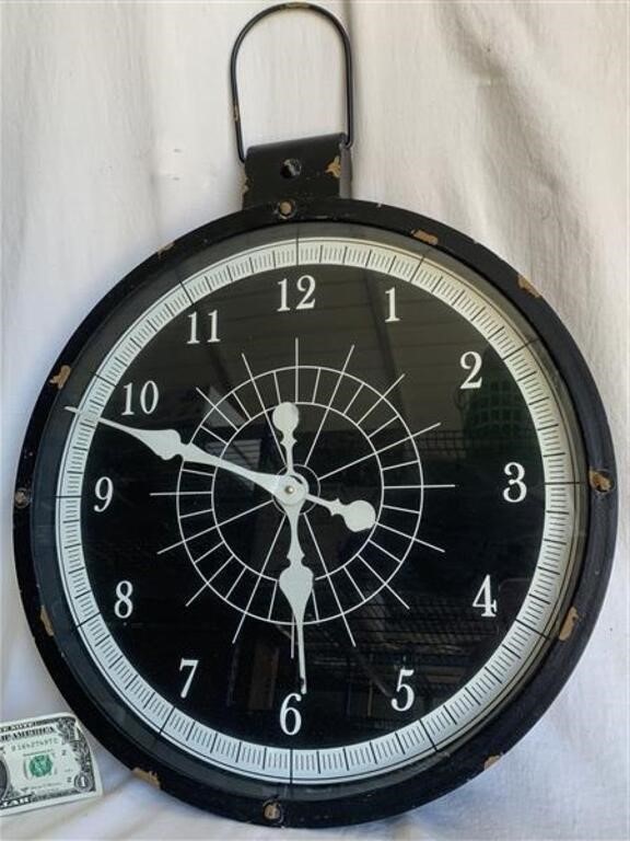 Wall clock 18 inch diameter