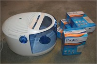 Vicks Humidifier w/ 4 Replacement Filters