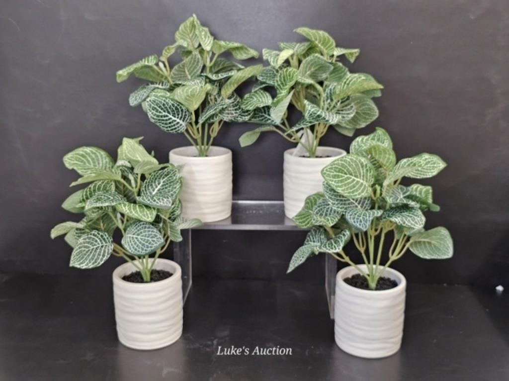NEW - 4 ARTIFICIAL PLANTS - 9" TALL