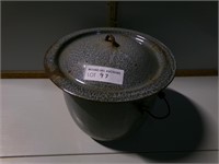 Enamel pot and Bromwells sifter