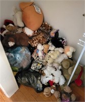CONTENTS OF CLOSET: STUFFED ANIMALS, COLLECTOR
