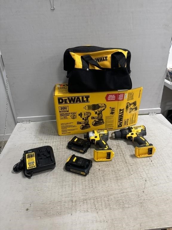 Like New Dewalt 20v Drill and Impact Kit