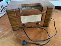 Crowley Vintage Radio