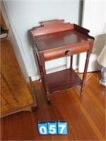 EARLY 1 DRAWER WASH STAND SCALLOPED
