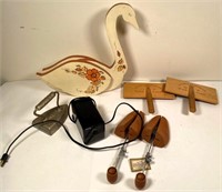 swan, shoe stretchers, Wool cards