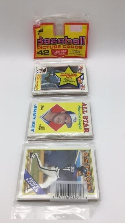 Topps baseball picture cards