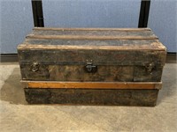 Antique Steamer Trunk 32"x15.5”x15.5”