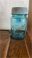Pint Blue Mason jar with zinc lid