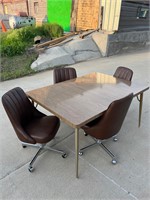 Kitchen Table and 4 Rolling Chairs (82Lx42x30H)