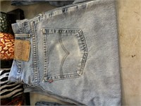 Levi jeans size 40x32