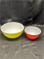 Two Pyrex bowls, yellow bowl 404, Red bowl 402