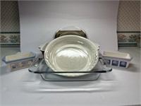 Lodge, Pyrex & more Baking Pans & Pie Plates