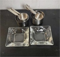 Metal Measuring Cups 2 Sets/Ashtrays