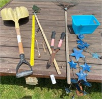 Metal Lawn Chimes & Lawn Tools