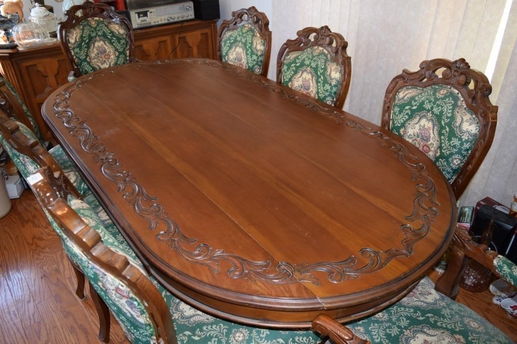83" Dining Room Table & 8 Chairs