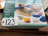 Fifteen Pc Cookware Set, NIB
