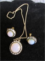 OPAL CLICK-ON EARRINGS & NECKLACE