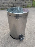 STAINLESS STEEL WASTE CAN WITH INSERT