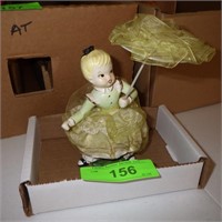 VINTAGE CERAMIC DOLL W/ NETTING DRESS & UMBRELLA>>