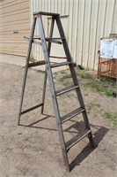 Wood 6FT Step Ladder