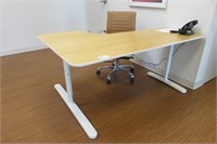 L-Shaped desk with Chair