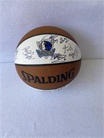 Dallas Mavericks Team Autographed Ball (2005)