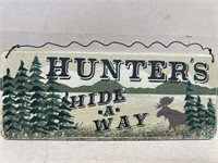 Hunters Hideaway sign