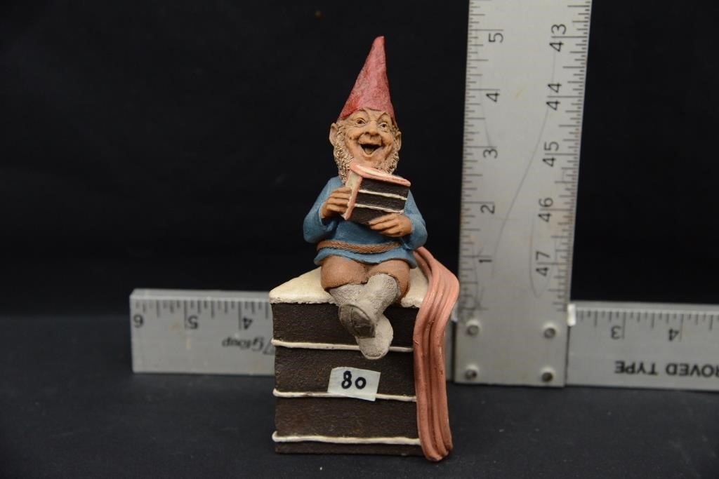 TOM CLARK GNOME "HAPPY BIRTHDAY"