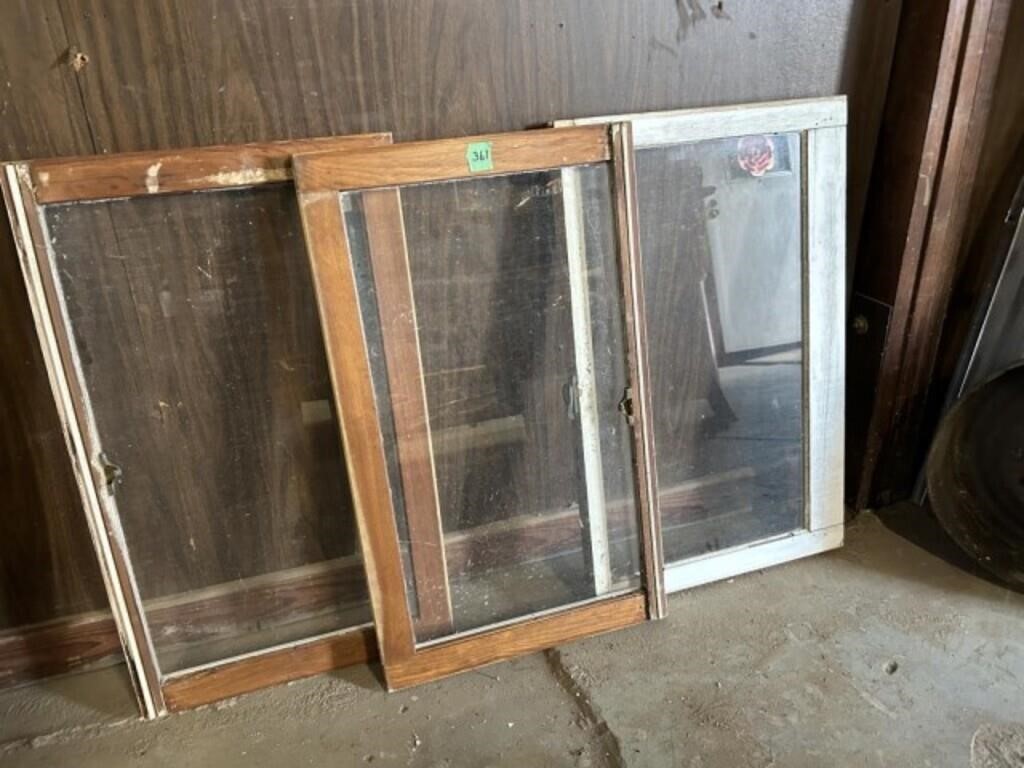 3- 19 x 32 Windows