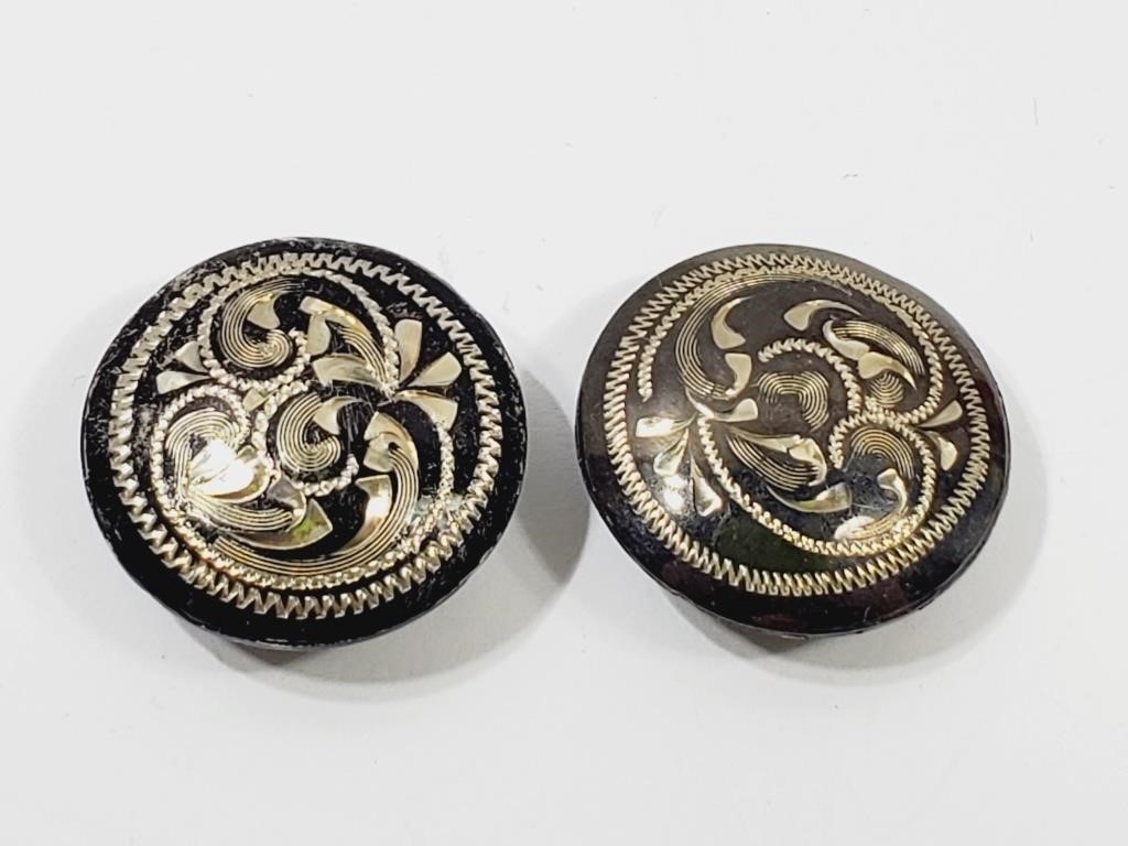 Silver Plated Leather Conchos With Screws