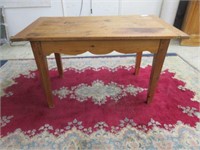 19TH CENTURY FRENCH PINE FARM TABLE WITH PEG