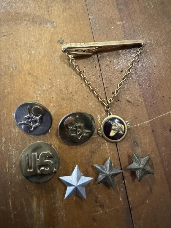 Vintage US Military Pins