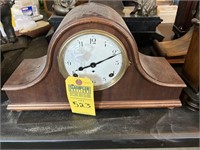 MANTLE CLOCK - WOOD - 9.5x17.5x5.5