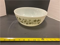 Vintage Pyrex bowl