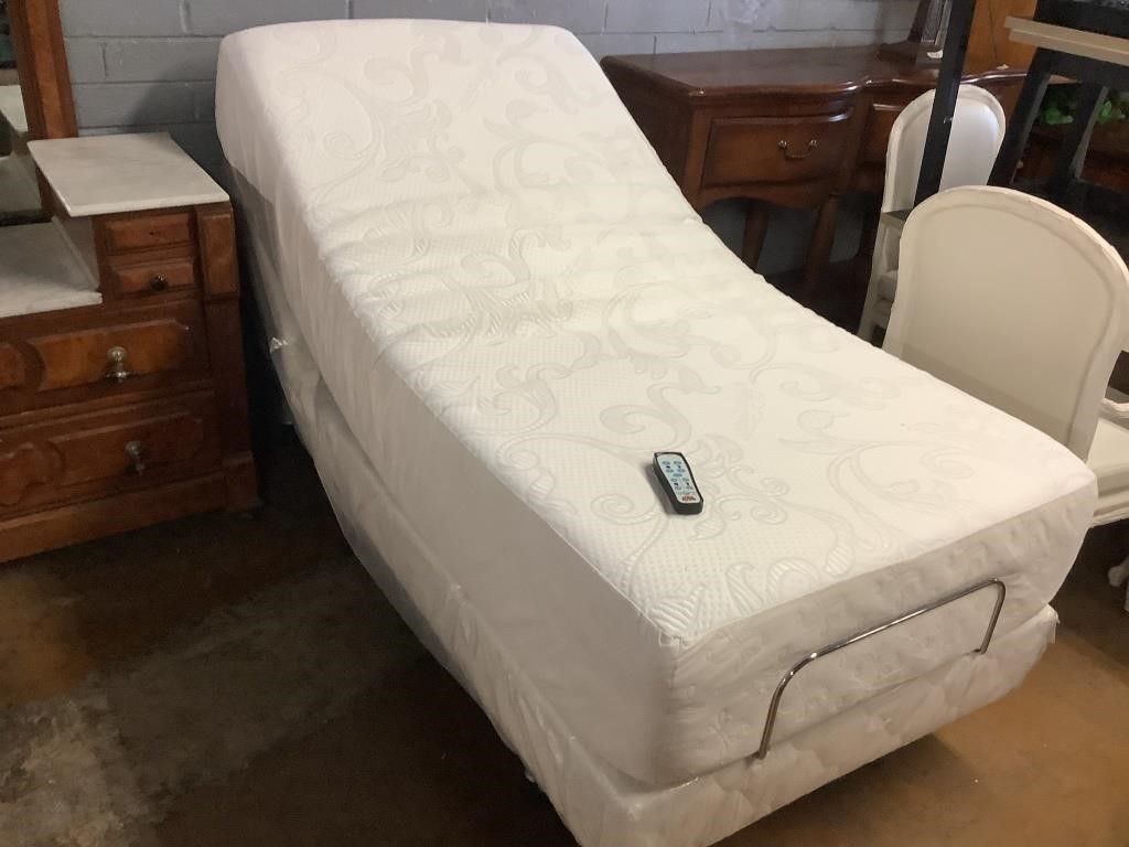 TEMPUR-PEDIC Twin Adjustable Bed W/Remote