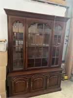 Thomasville Collector's Cherry Lighted Hutch