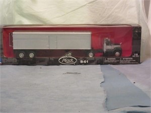 New Ray 1/43 Scale Truck and Trailer