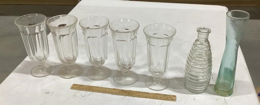 Vases & glasses - bottom of one glass chipped see