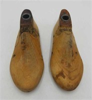 Vtg Wooden Child's Shoe Forms 4 1/2" D HB3B1