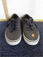 VANS SHOES -- 6 Y