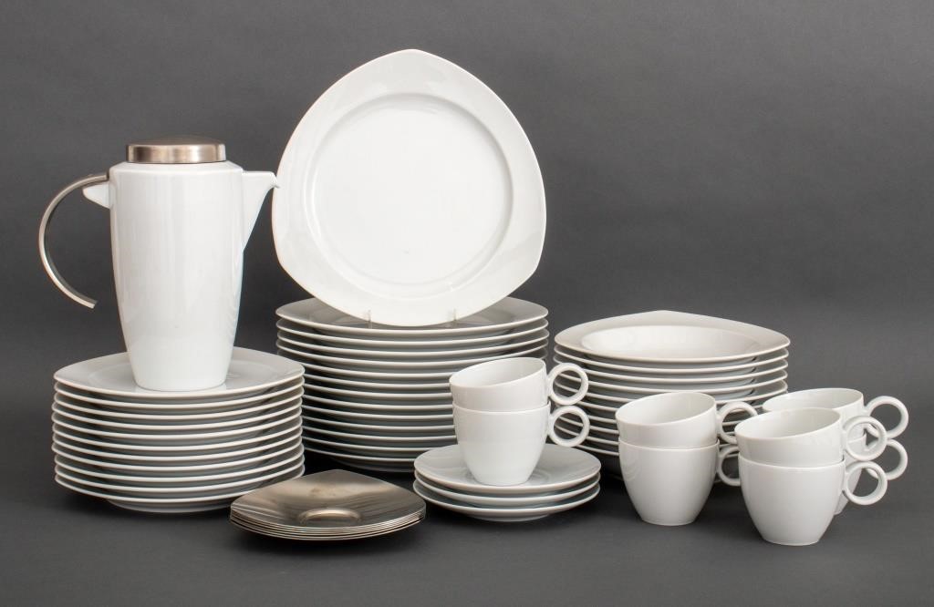 Thomas Rosenthal Porcelain Dinner Service, 48