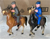 (2) Vtg Plastic Horse & Civil War Soldiers Toy,