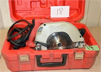 Milwaukee Circular Saw - 7 1/4" - Lilt- Adjustable