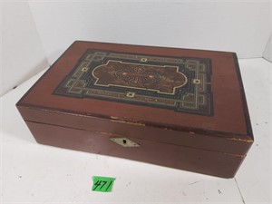 Wooden box Inlaid (13"x8.5"x4"D)