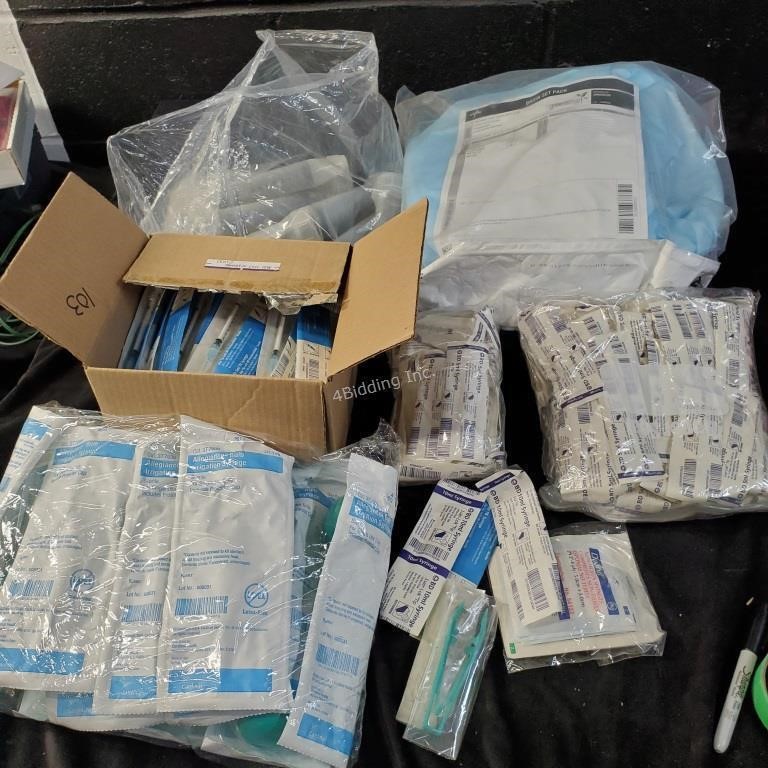 Syringes of various sizes, Basin Set Pack - M
